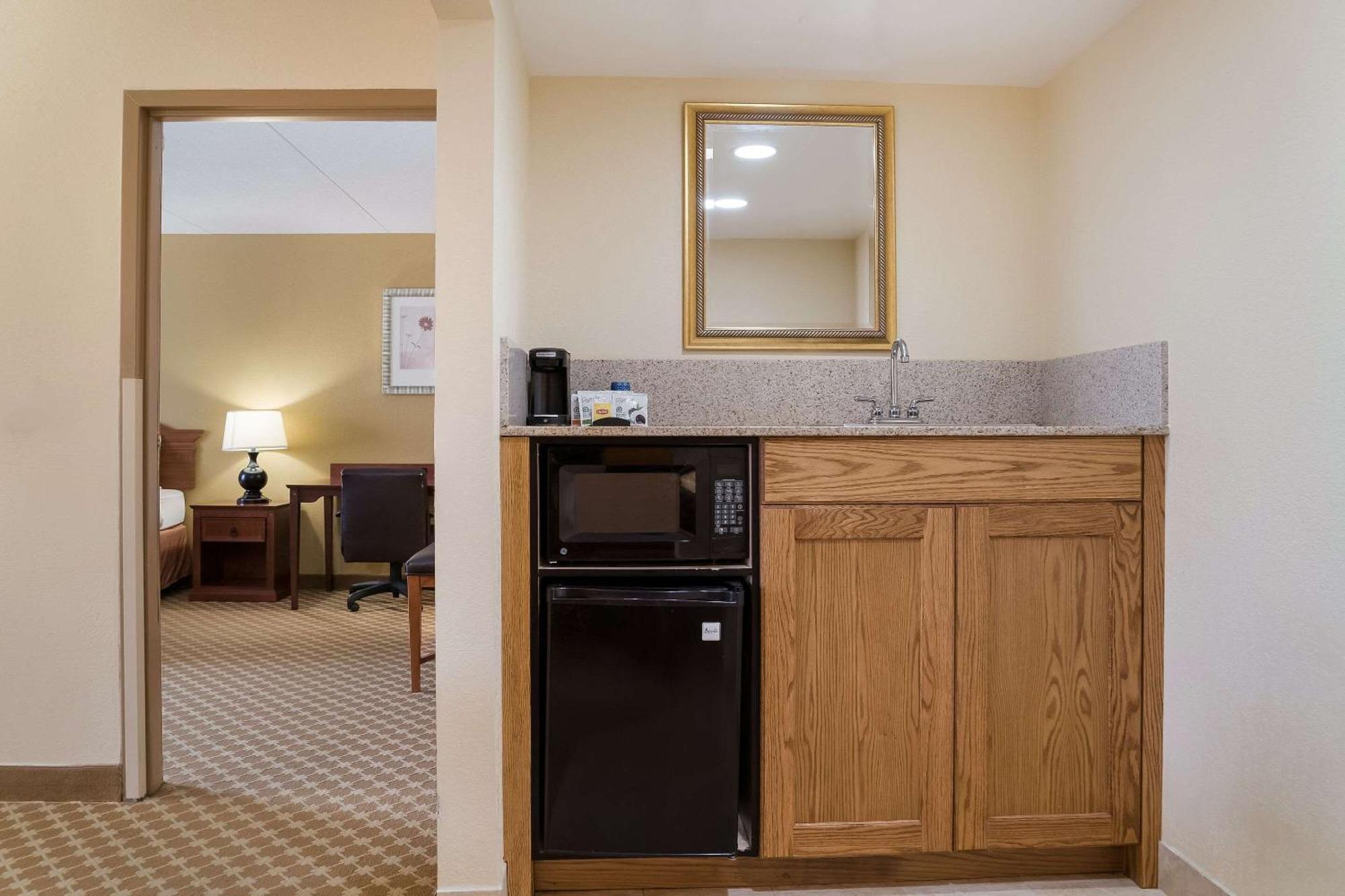 Quality Inn & Suites Saginaw Dış mekan fotoğraf
