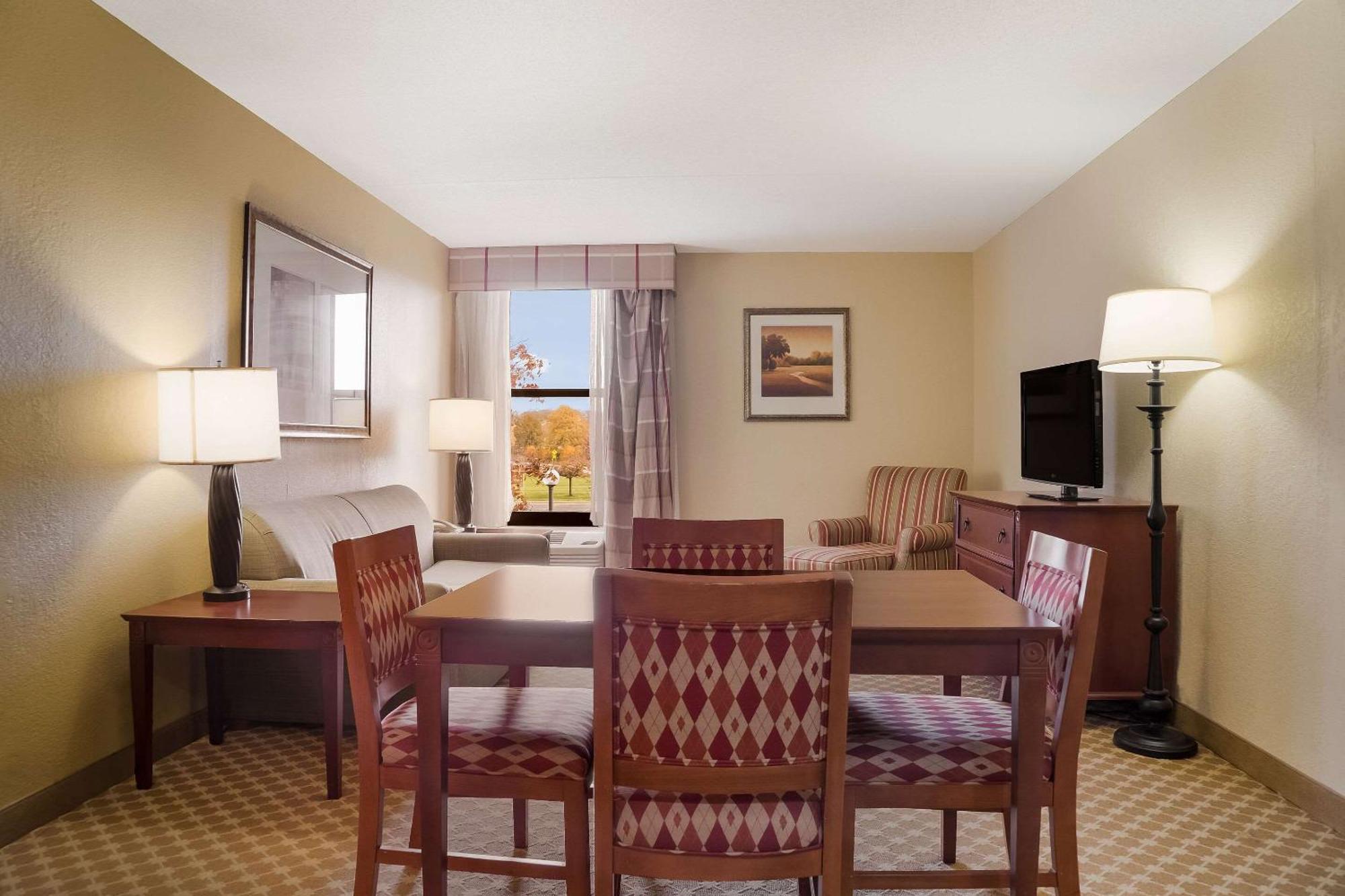 Quality Inn & Suites Saginaw Dış mekan fotoğraf