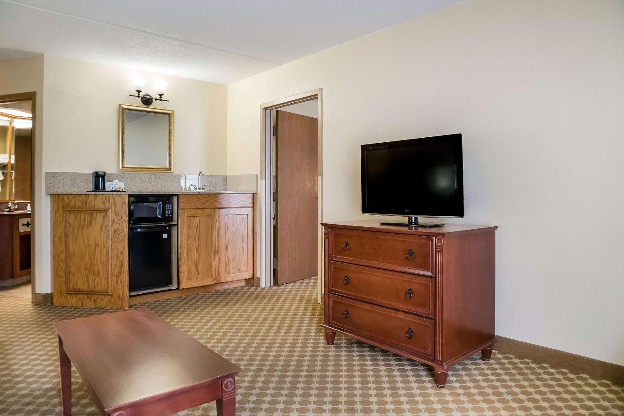 Quality Inn & Suites Saginaw Dış mekan fotoğraf