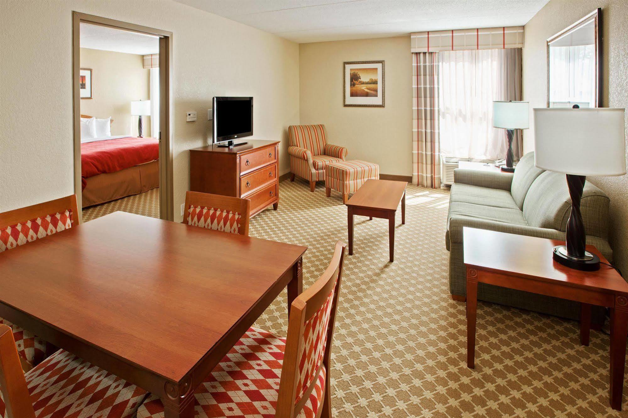 Quality Inn & Suites Saginaw Oda fotoğraf
