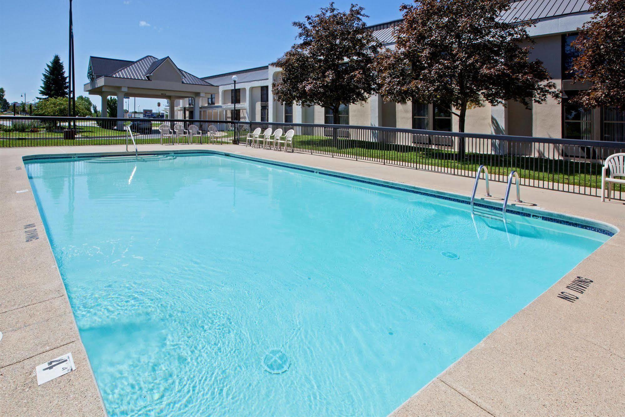 Quality Inn & Suites Saginaw Konforlar fotoğraf