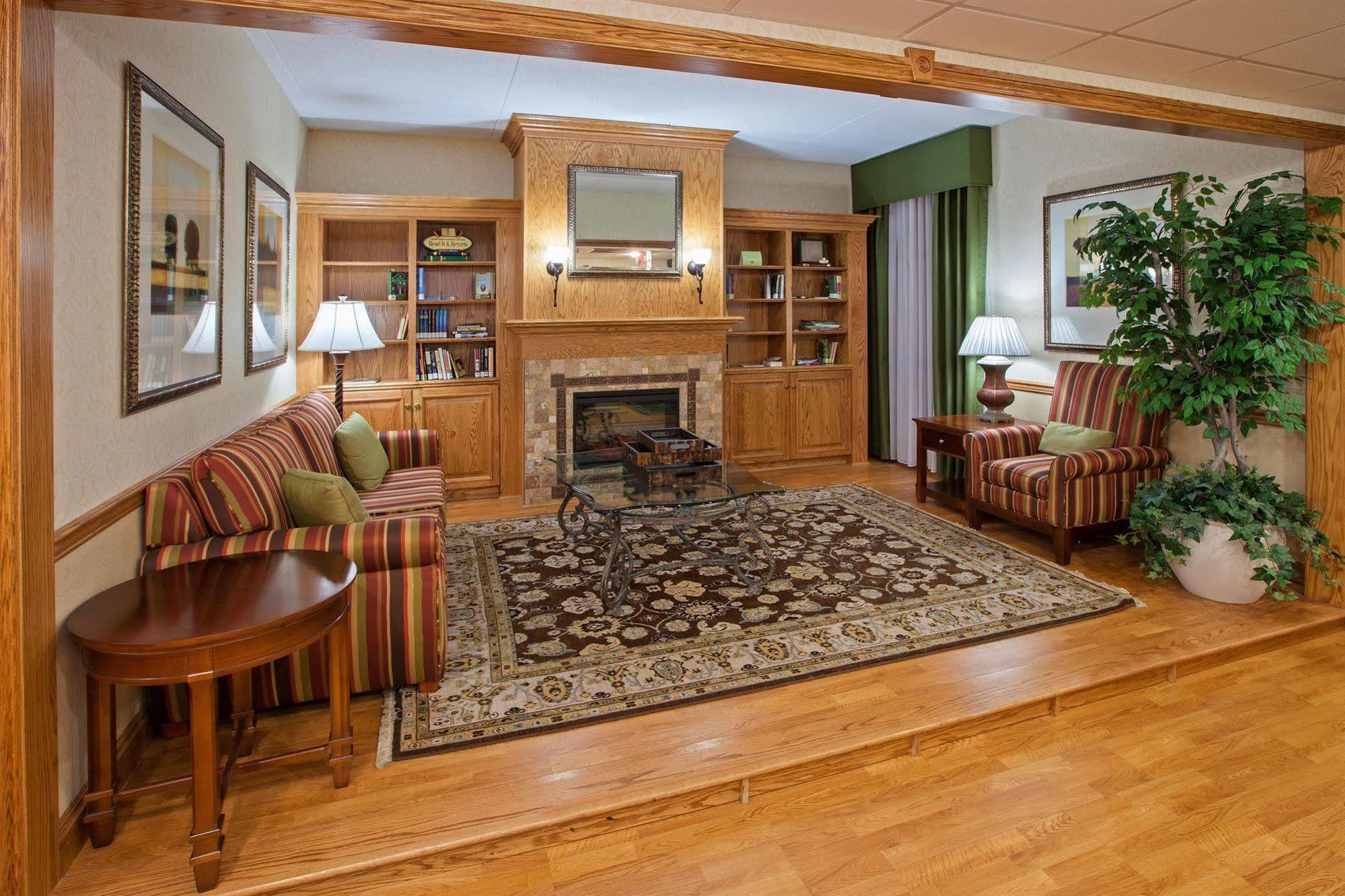 Quality Inn & Suites Saginaw İç mekan fotoğraf